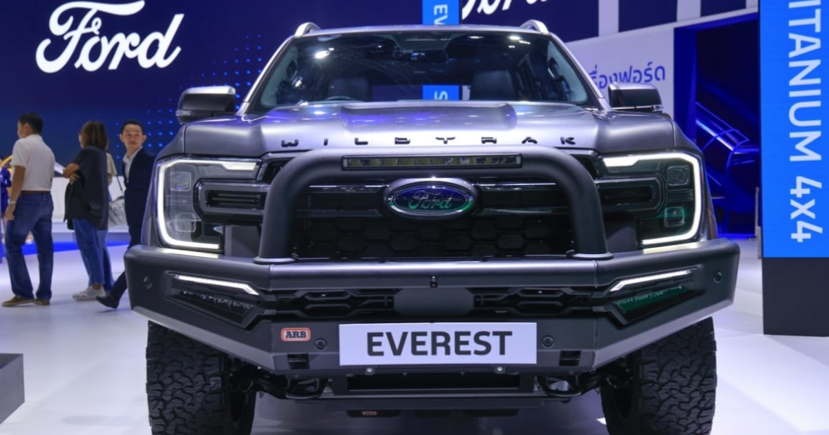 Matte Ford Endeavour Everest